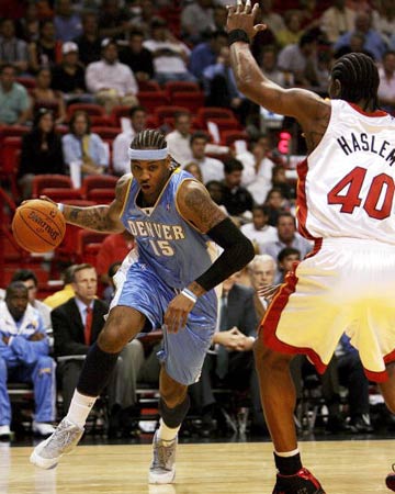 她偷偷用余 她偷偷用余